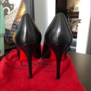 Christian Louboutin Simple Pump sz 37.5
